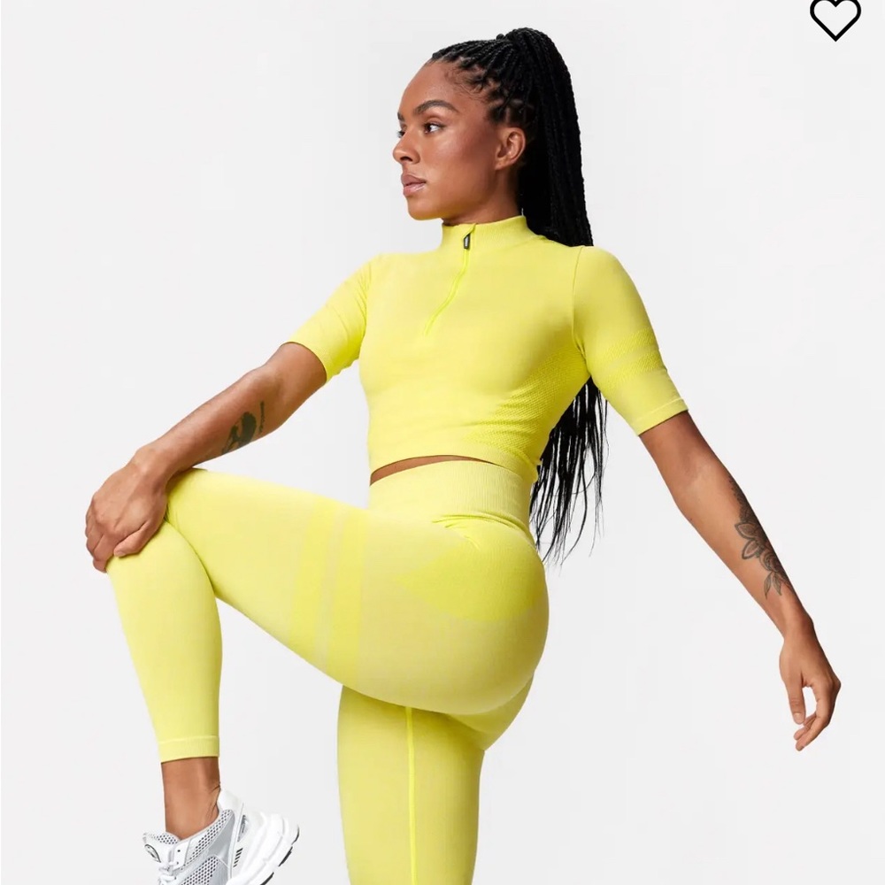 3 piece Stronger Label Athletic Charge Seamless top, sports bra, and leggings SM